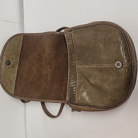Vintage Distressed Olive Green Leather Unisex Crossbody Messenger SaddleBag - Picture 3 of 10